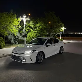 Toyota Camry 2024