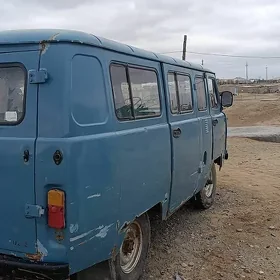 UAZ 2206 2000