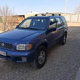 Nissan Pathfinder 1999
