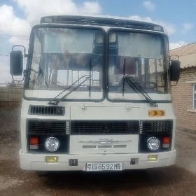 Gaz 5204 1990