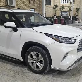 Toyota Highlander 2022