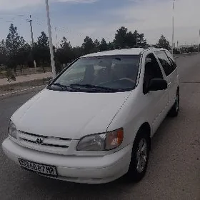 Toyota Sienna 2000