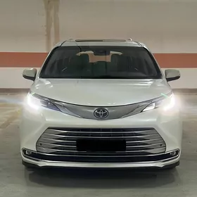 Toyota Sienna 2021