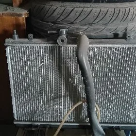 NISSAN VERSA RADIATOR.