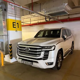 Toyota Land Cruiser 2023