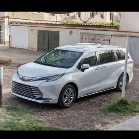 Toyota Sienna 2022