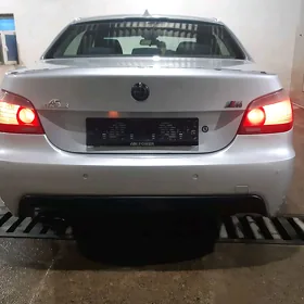 BMW E60 2003