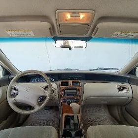 Toyota Avalon 2001