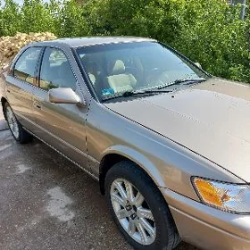 Toyota Camry 1999
