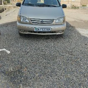 Toyota Sienna 2001