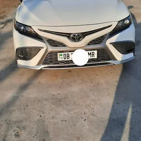 Toyota Camry 2021