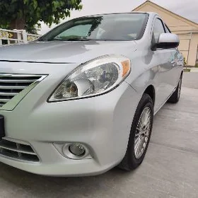 Nissan Versa 2012