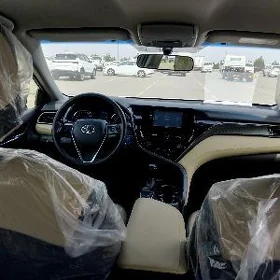 Toyota Camry Hybrid 2021