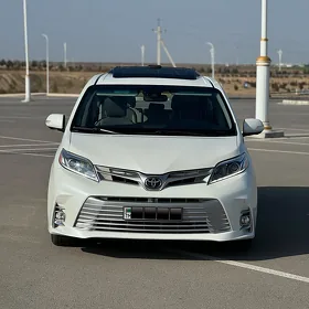 Toyota Sienna 2018