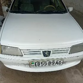 Peugeot 405 2012