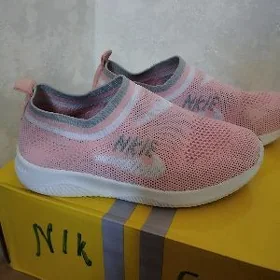 Gyz sport aýakgaby