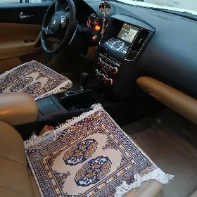 Nissan Maxima 2010