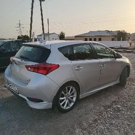 Toyota Corolla 2015
