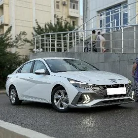 Hyundai Elantra 2022