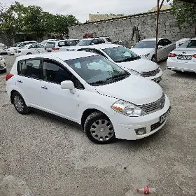 Nissan Versa 2011