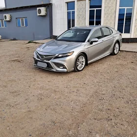 Toyota Camry 2021