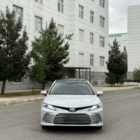 Toyota Camry 2024