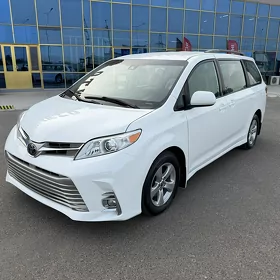 Toyota Sienna 2020