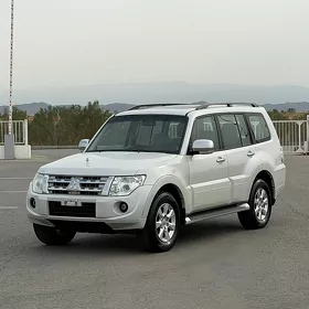 Mitsubishi Pajero 2013