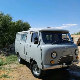 UAZ 452 1983