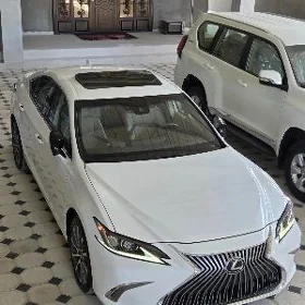 Lexus ES 250 2021