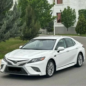 Toyota Camry 2019