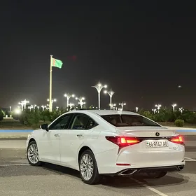 Lexus ES 250 2020