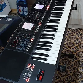 ROLAND  E A 7