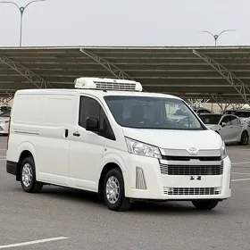 Toyota Hiace 2021