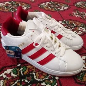 adidas krasofka 41 razmer taze
