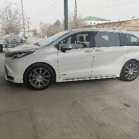 Toyota Sienna 2021