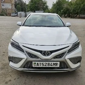 Toyota Camry 2021
