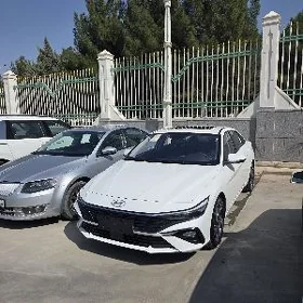 Hyundai Elantra 2025