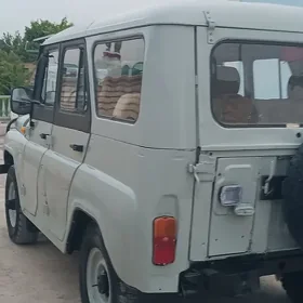UAZ 469 2000