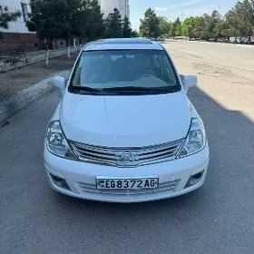 Nissan Versa 2008