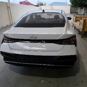 Hyundai Elantra 2025