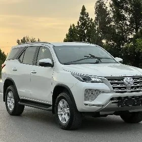 Toyota Fortuner 2022