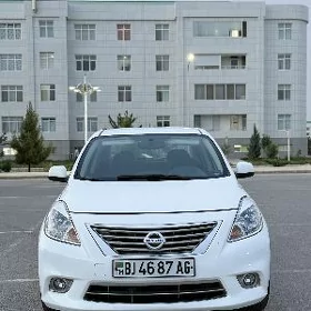 Nissan Versa 2013