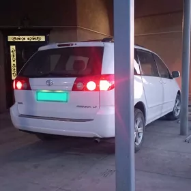 Toyota Sienna 2008