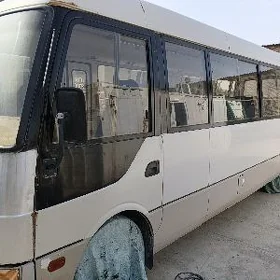 Mitsubishi Fuso Rosa 2005