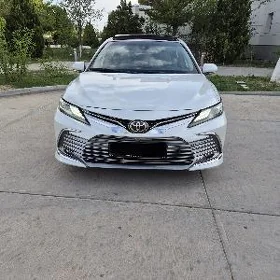 Toyota Camry 2021