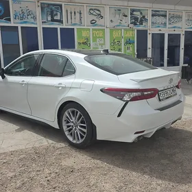 Toyota Camry 2021
