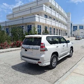 Toyota Land Cruiser Prado 2013