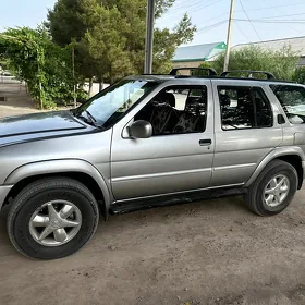 Nissan Pathfinder 2001