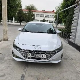 Hyundai Elantra 2022